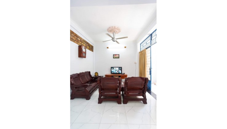 Bán Nhà Chính Chủ, Khu An Ninh, Hẻm Rộng 5m, Giá Mềm